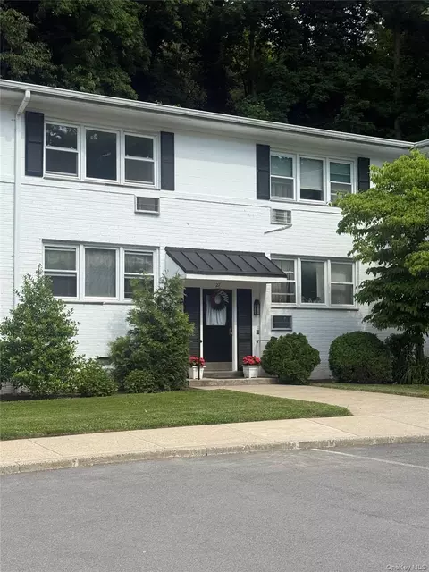 27 Avon Cir #D, Rye Brook, NY 10573