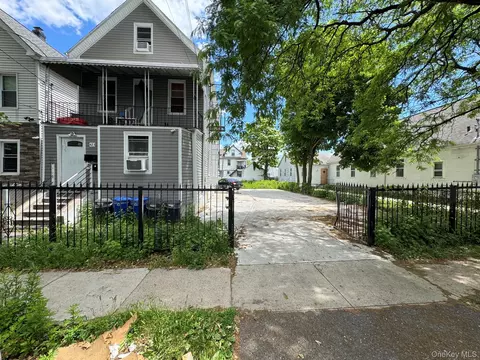 423 S 7th Ave, Mount Vernon, NY 10550