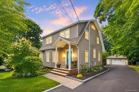 22 Grandview Ave, Ramapo, NY 10901