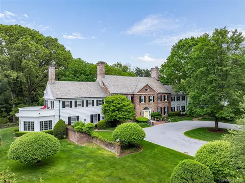 52 Piping Rock Rd, Locust Valley, NY 11560