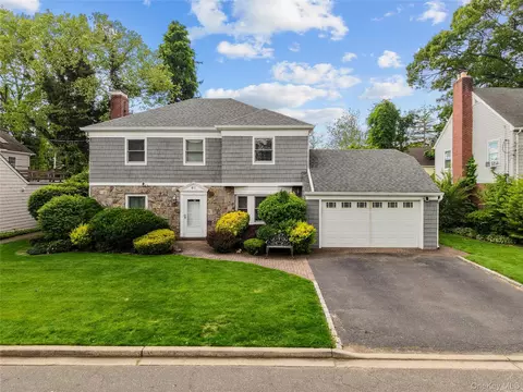 67 Raymond Pl, Hewlett, NY 11557