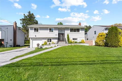 1059 Denton Ave, North Hempstead, NY 11040
