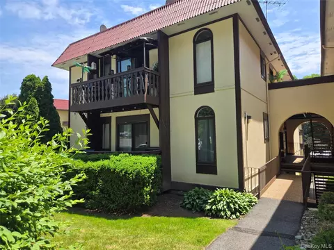 13 Granada Cres #7, White Plains, NY 10603