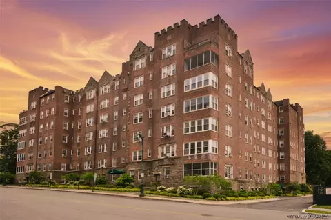 21 N Chatsworth Ave #3C, Larchmont, NY 10538