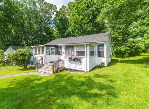 7 Brodie Rd #14, Beekman, NY 12533
