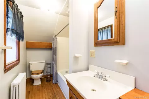 Bath - 9 Maple St, Fishkill, NY 12524 photo 1 of 1