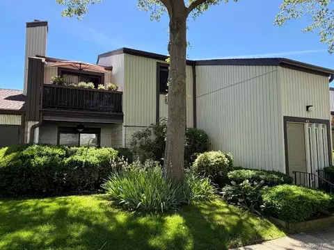 49 Richmond Blvd #1B, Ronkonkoma, NY 11779