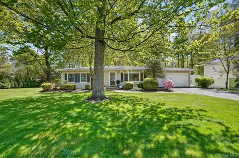 2864 Hedwig Dr, Yorktown, NY 10598