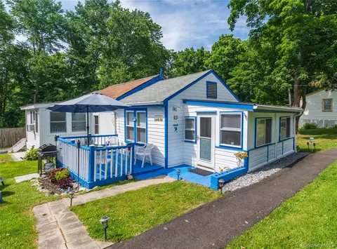 7 Brodie Rd #23, Beekman, NY 12533