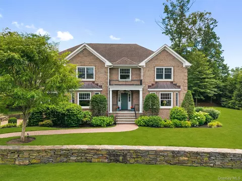 1 Cambridge Ct, New Rochelle, NY 10804