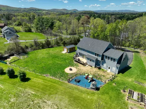 83 Lime Ridge Rd, Beekman, NY 12570