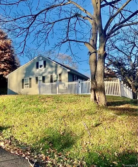 16 Clove Rd #1, Salisbury Mills, NY 12577