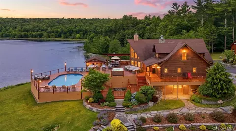 91 Crawford Rd, Highland, NY 12719