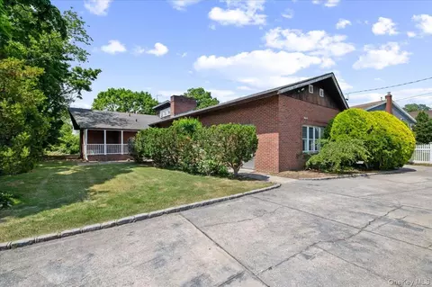 1026 W Broadway, Woodmere, NY 11598