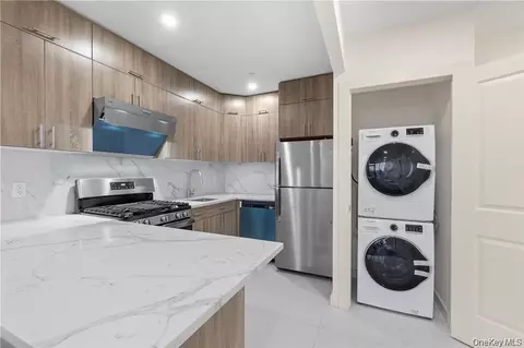 124-28 Queens Blvd #PH-C, New York, NY 11415