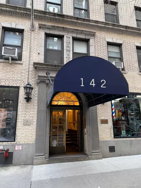 142 E 49th St #5B, New York, NY 10017