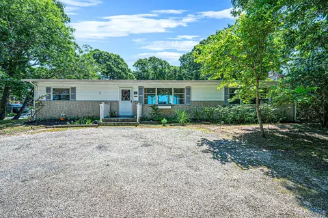 1520 Meday Ave, Mattituck, NY 11952