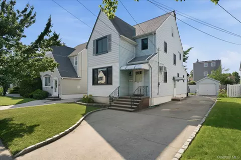 45 Kenmore Rd, Valley Stream, NY 11581
