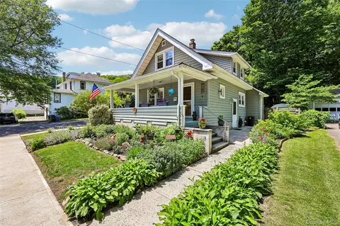 16 Spring St, Orangetown, NY 10960