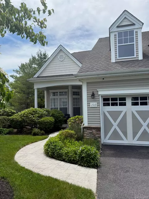 203 Bach Ct, Eastport, NY 11941