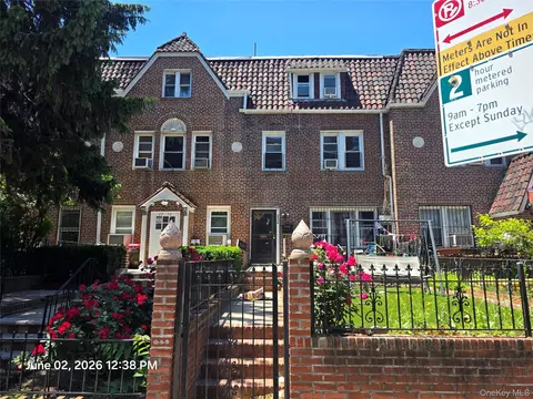 3716 79th St, New York, NY 11372