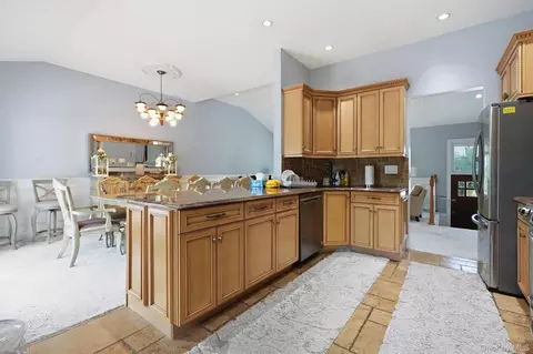 Kitchen - 47 Orange Dr, Jericho, NY 11753 photo 3 of 4
