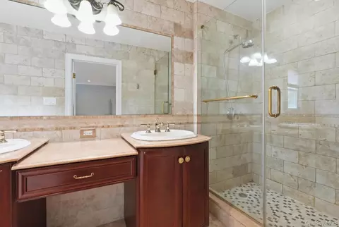 Bath - 47 Orange Dr, Jericho, NY 11753 photo 3 of 5