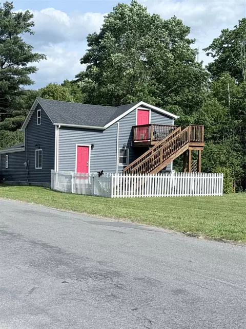 33 Walker St, Mount Hope, NY 10963