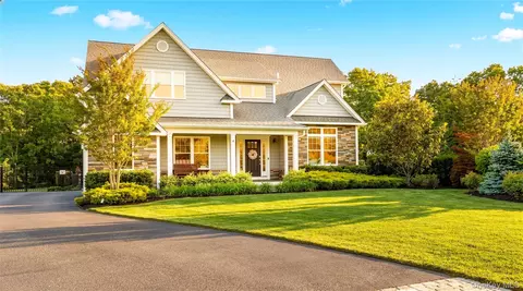 38 Blackberry Ln, Center Moriches, NY 11934