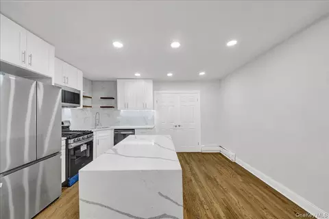 1010 E 230th St, New York, NY 10466