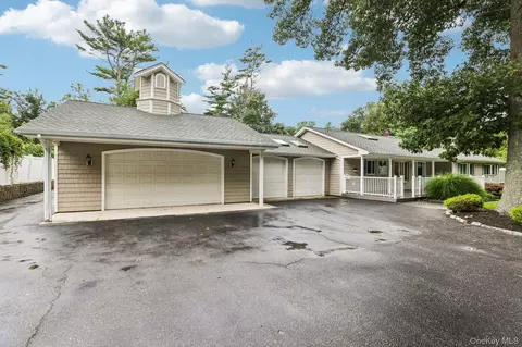 6 Winfield Dr, Sound Beach, NY 11789