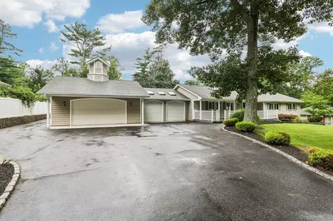 6 Winfield Dr, Sound Beach, NY 11789