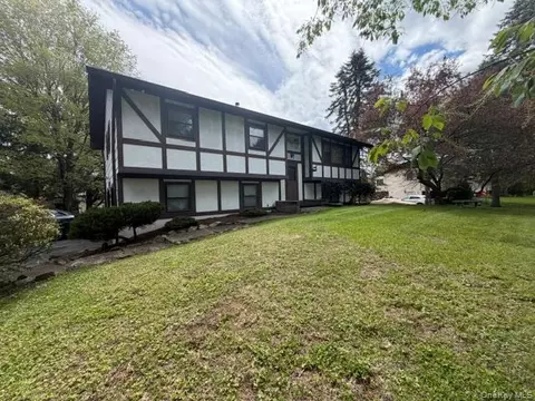 23 Bradner Dr, Warwick, NY 10990