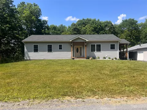 83 Cotter Rd, Highland, NY 12528