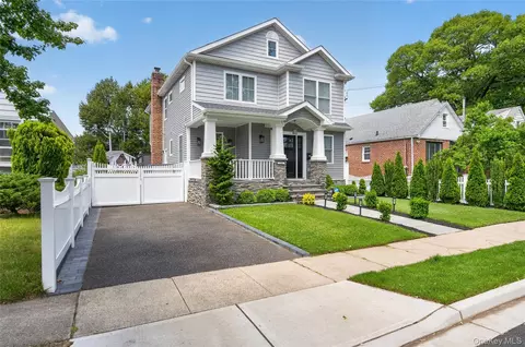 276 Rintin St, Franklin Square, NY 11010