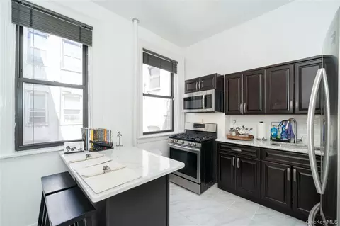 92 Hamilton Ave #5E, Yonkers, NY 10705