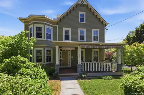 5 West St, Marlboro, NY 12542