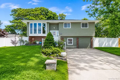 23 Ehler St, Brentwood, NY 11717