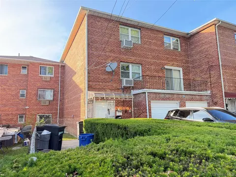 153-07 79th Ave, Flushing, NY 11367