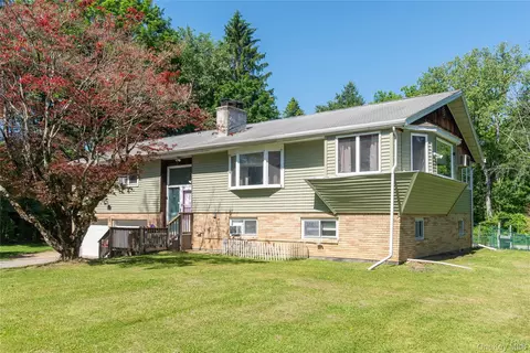 10 Millbank Rd, Poughkeepsie, NY 12603