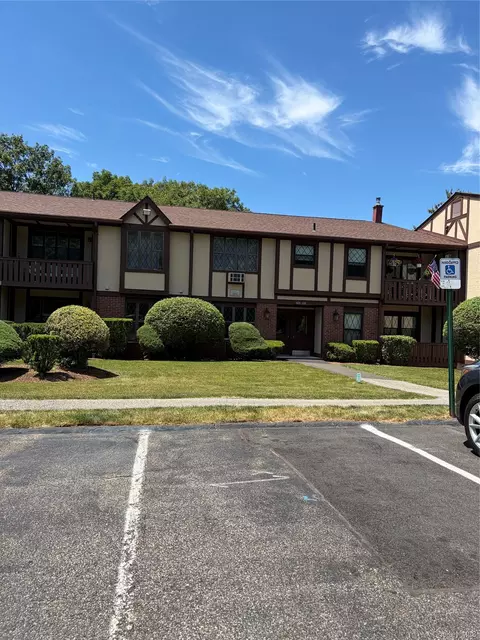 605 Sierra Vista Ln, Clarkstown, NY 10989