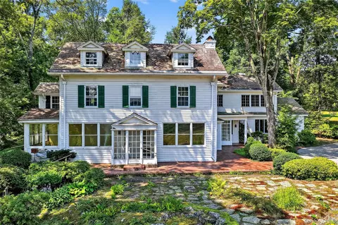 Exterior - 433 Arcady Rd, Yorktown, NY 10562 photo 2 of 7