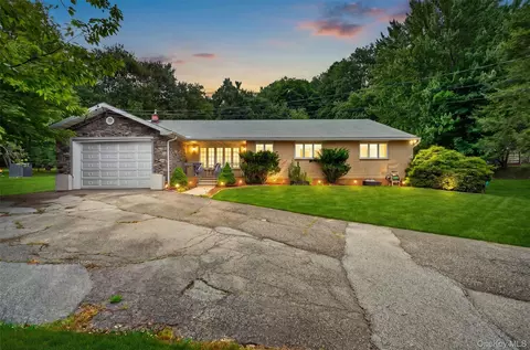 29 Brandy Ln, Wappinger, NY 12590