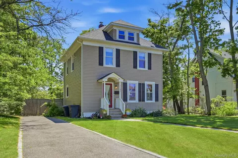 Exterior - 185 Cedar Ave, Patchogue, NY 11772 photo 3 of 7
