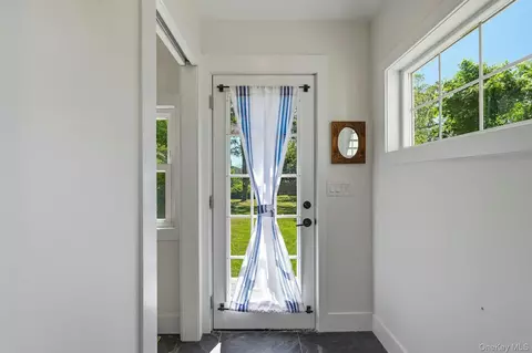 Entry Way - 185 Cedar Ave, Patchogue, NY 11772 photo 6 of 6