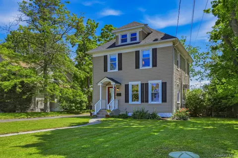 Exterior - 185 Cedar Ave, Patchogue, NY 11772 photo 2 of 7