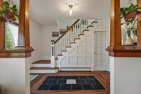 Entry Way - 185 Cedar Ave, Patchogue, NY 11772 photo 3 of 6