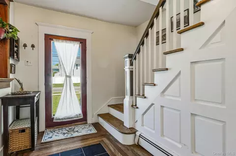 Entry Way - 185 Cedar Ave, Patchogue, NY 11772 photo 2 of 6