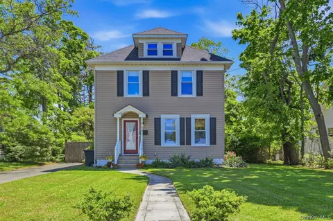 185 Cedar Ave, Patchogue, NY 11772