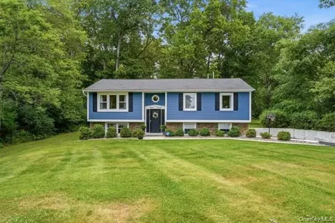 7 Gold Rd, Wappinger, NY 12590